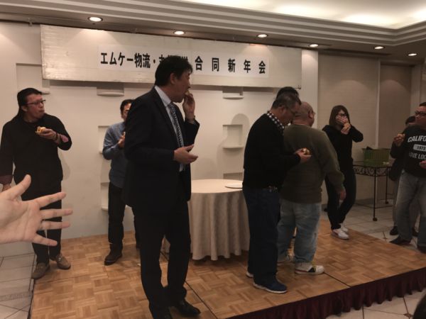 わさび入りシュークリームでロシアンシュー