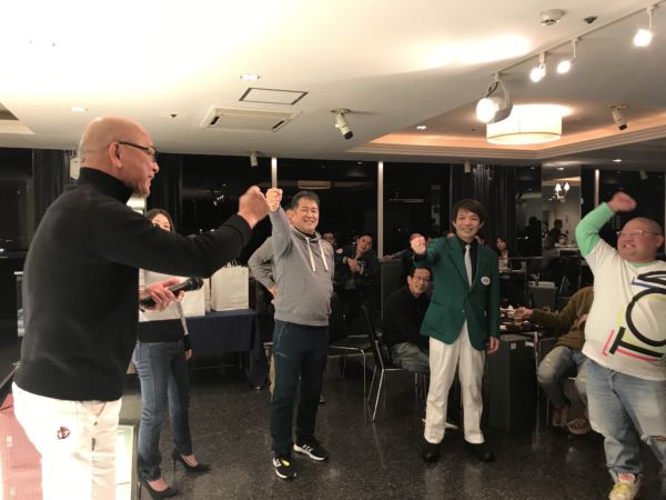 じゃんけん大会 社長賞をかけて戦い、見事Aくんがダイソンをゲット!