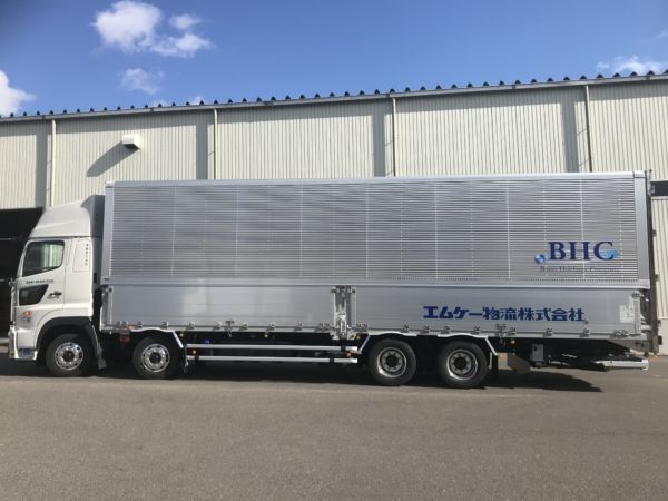 当社初の磐栄ホールディングスのステッカー入りです。