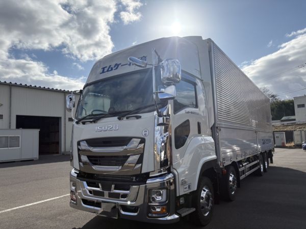 いすゞ自動車　GIGA