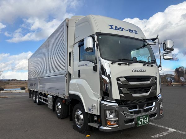 いすゞ自動車　GIGA