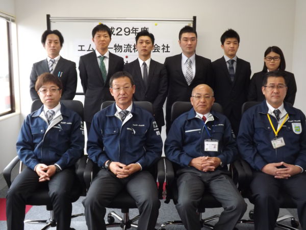 本日入社の６名